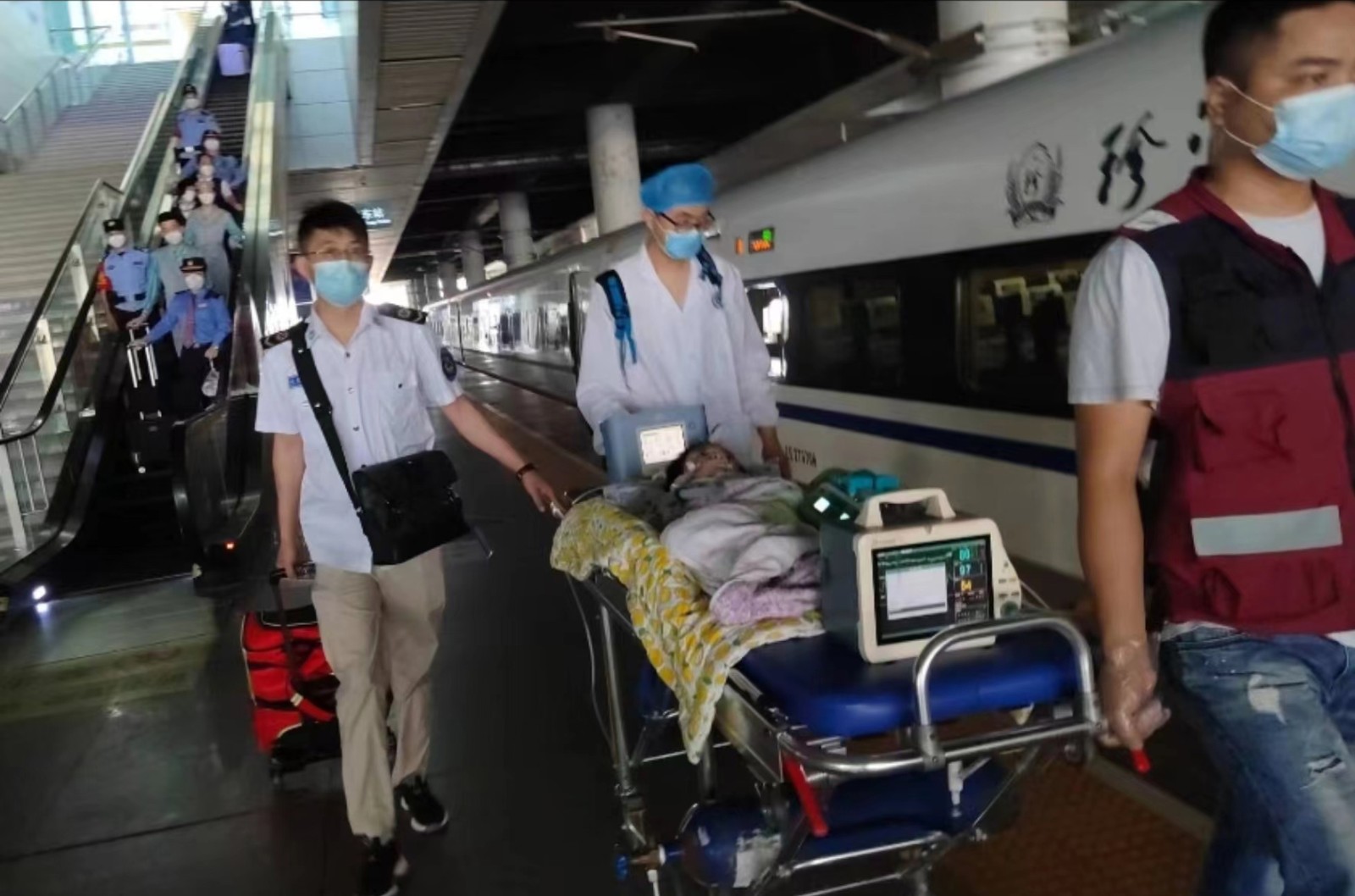 仁布县高铁转运公司